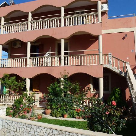 Marinos Studios At Lourdata Village Exterior foto