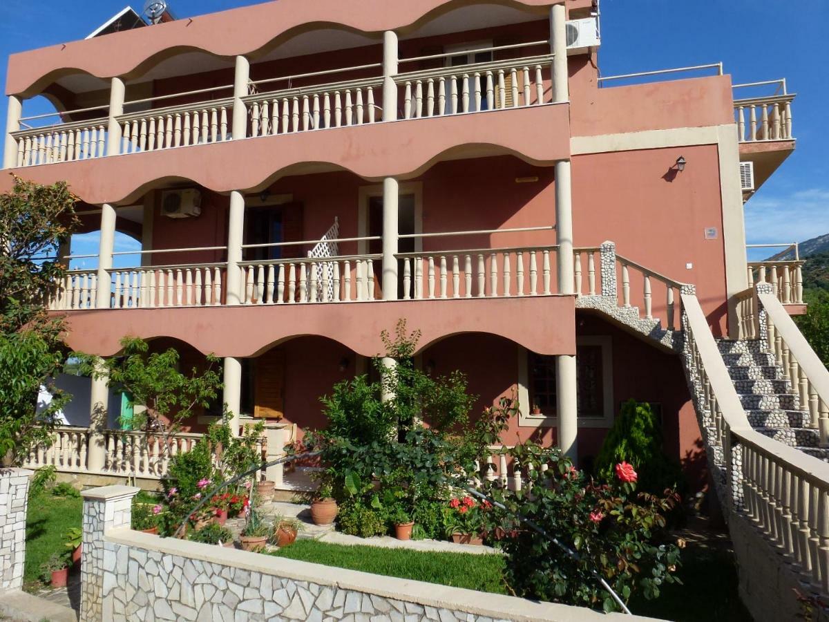 Marinos Studios At Lourdata Village Exterior foto